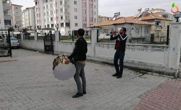 Davul Zurnacılar dan 'Evde Kal Çağrılı' Konser