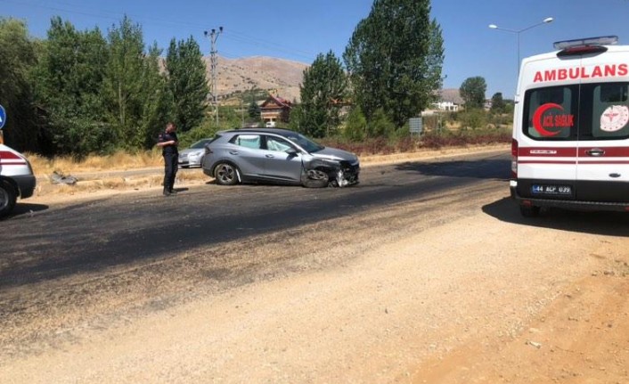 Doğanşehir'de Kaza; 3 yaralı