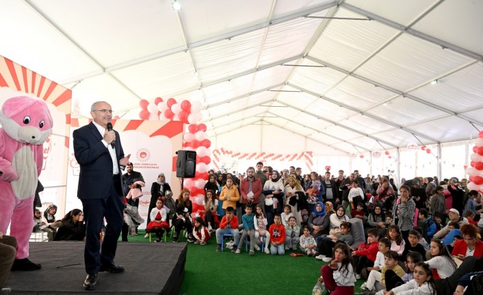 Başkan Er, Cumhuriyet Panayırına Katıldı