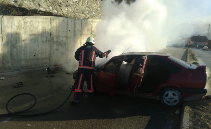 Malatya'da Otomobil Alev Alev Yandı