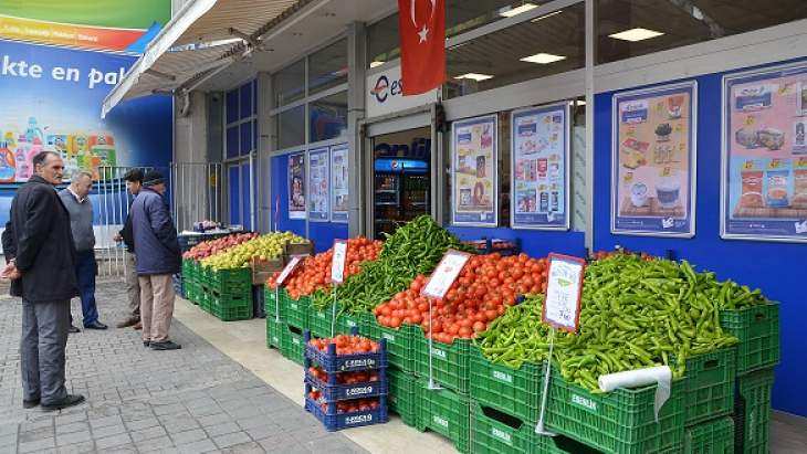 Esenlik Manav Reyonlarında Seçili Ürünlerde Maliyetine Satışlar Başladı