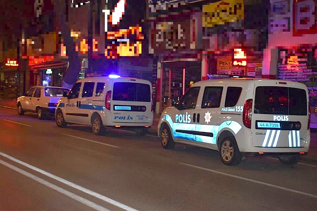 Kışla Caddesi'ndeki Eğlence Mekanına Silahlı Saldırı!