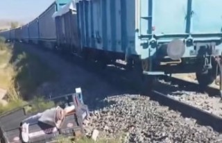 Malatya'da Feci Kaza! Yük Treni Çapa Motoruna...